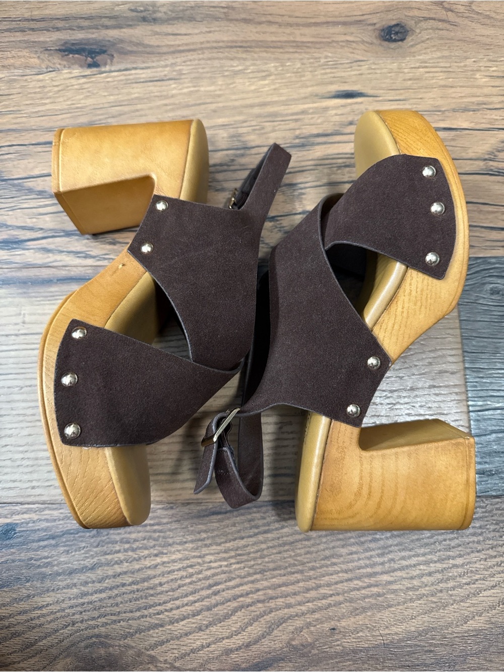 TOP Moda Brown Suede Platform Sandals with Wood-Look Block Heel